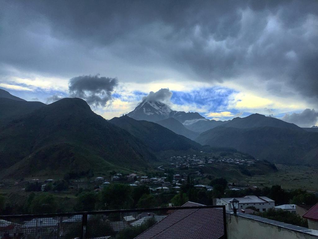 Veranda Guesthouse Kazbegi Ngoại thất bức ảnh